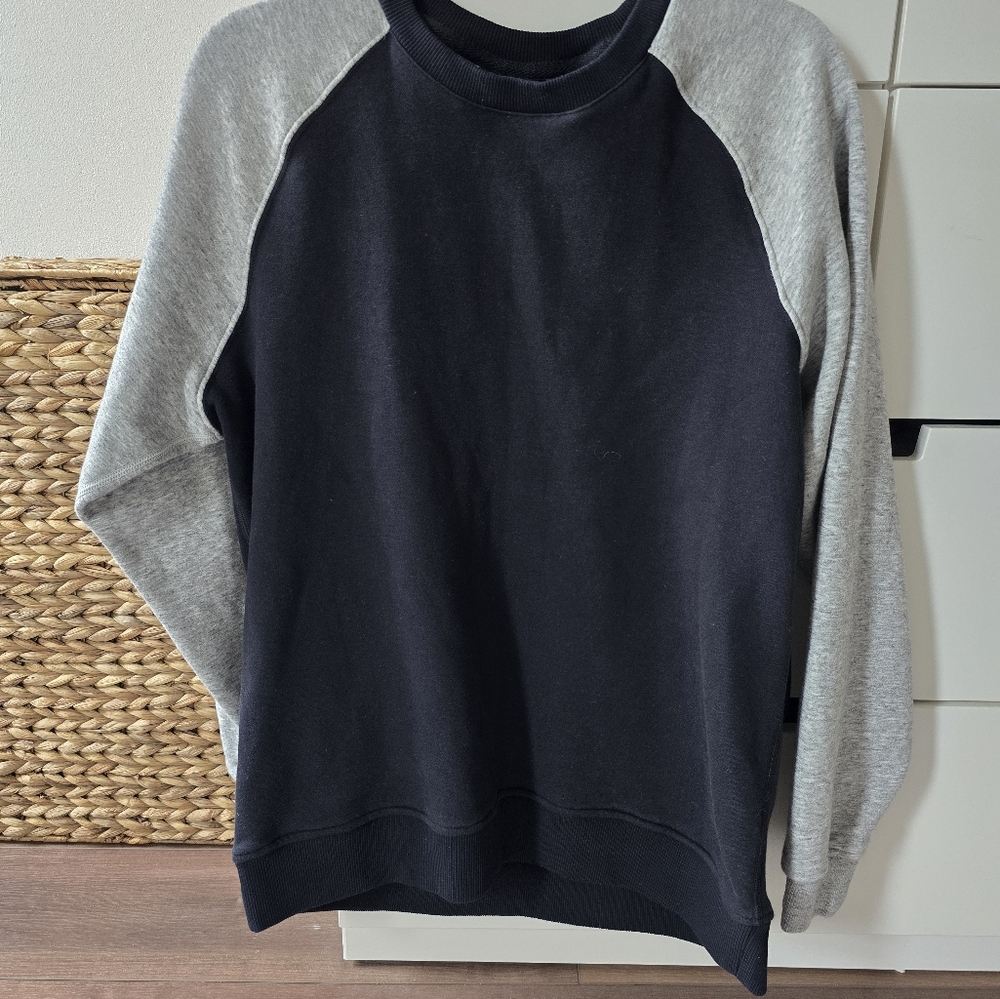 Fabletics Black and Gray Crewneck Sweatshirt with Raglan Sleeves